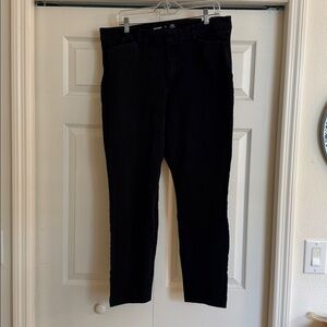 Women’s Black Old Navy High Rise Pixie Pants 16 Tall
